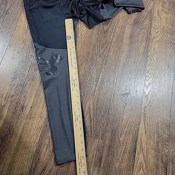 Under Armour Leggings Women's Medium Black Ankle Crop - Picture 5 of 8
